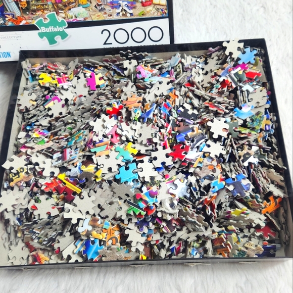 Family Vacation 2000 Piece Puzzle - Picture 7 of 9